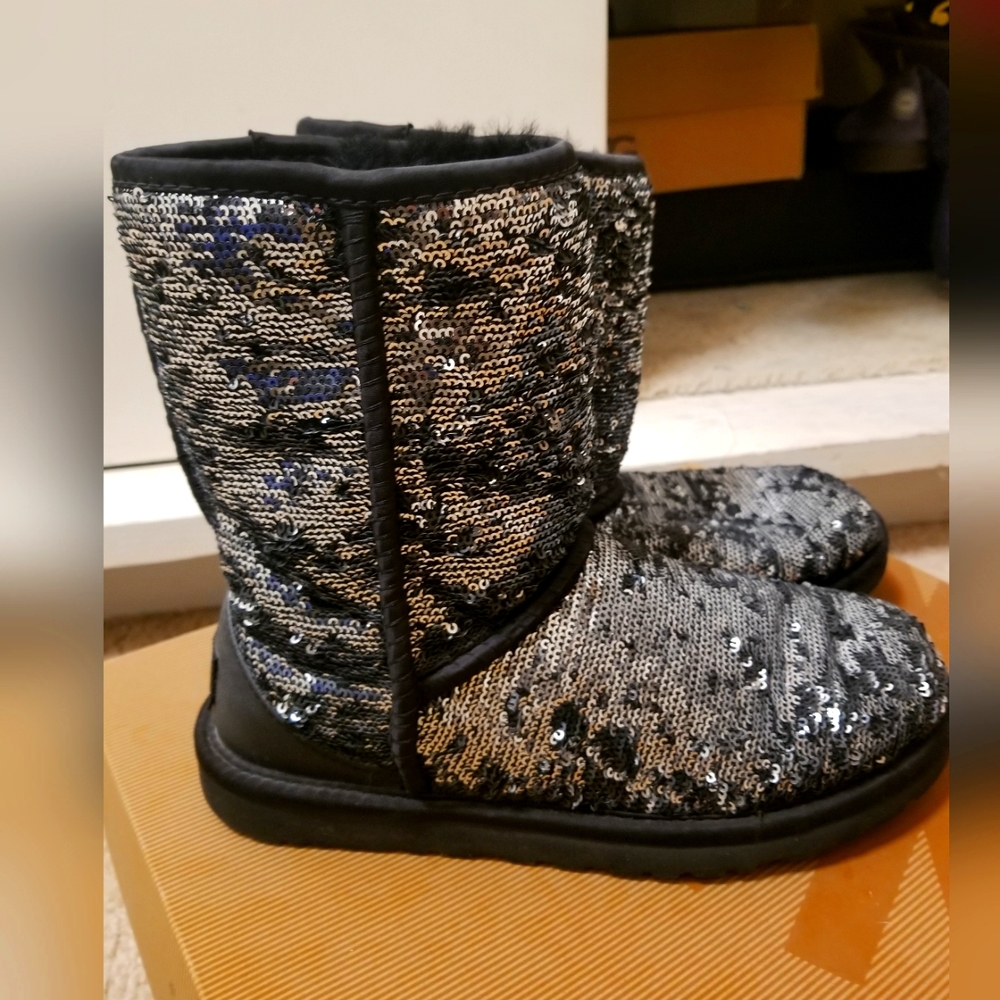 UGG black gray sequin  boots size 6
